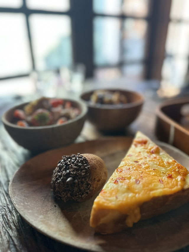 【📍韓国🇰🇷】最強朝ごはん🥞パンもヨーグルトも絶品😋店内も映えスポットだらけ！女子旅で絶対行って👍