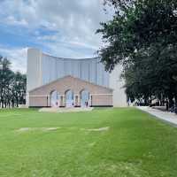 Gerald D. Hines Waterwall Park: A Serene City Escape