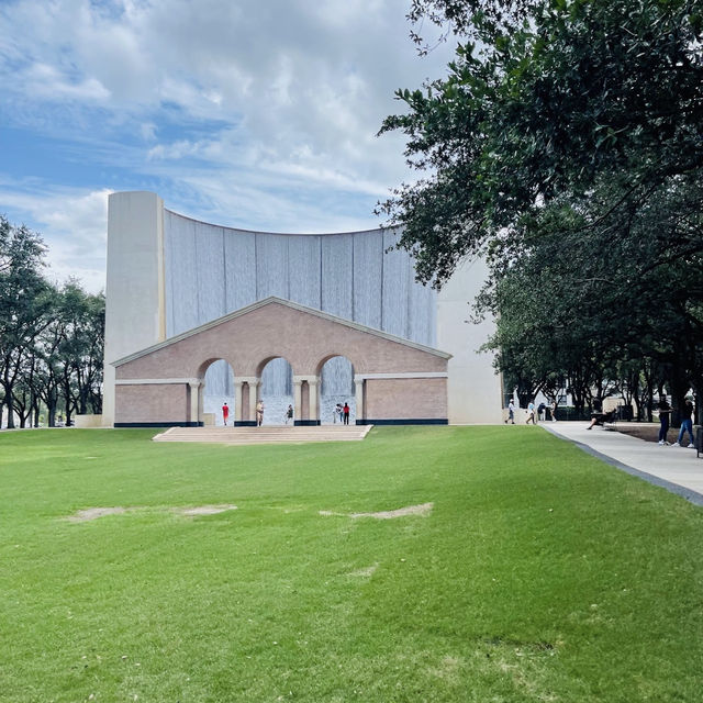 Gerald D. Hines Waterwall Park: A Serene City Escape