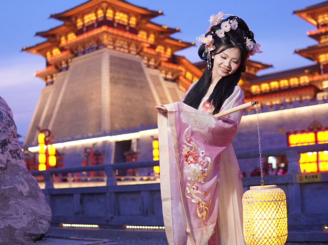Enchanting Nights at Ying Tian Men, Luoyang