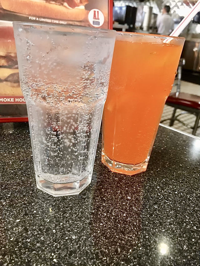 🇺🇸 Johnny Rockets