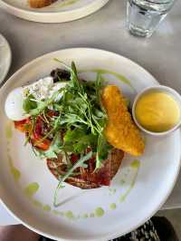 Trendy cafe in Uluwatu