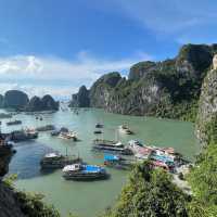 ล่องเรือที่อ่าวฮาลองเบย์ (Halong Bay) 🥰