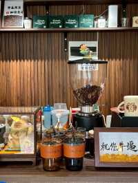 隱藏喺彩虹樓梯嘅咖啡店