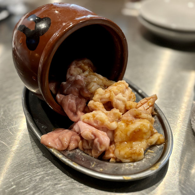 【大阪・日本橋】ホルモンが旨い！リーズナブルな価格に驚き「大衆焼肉ホルモン にくさわ 本店」