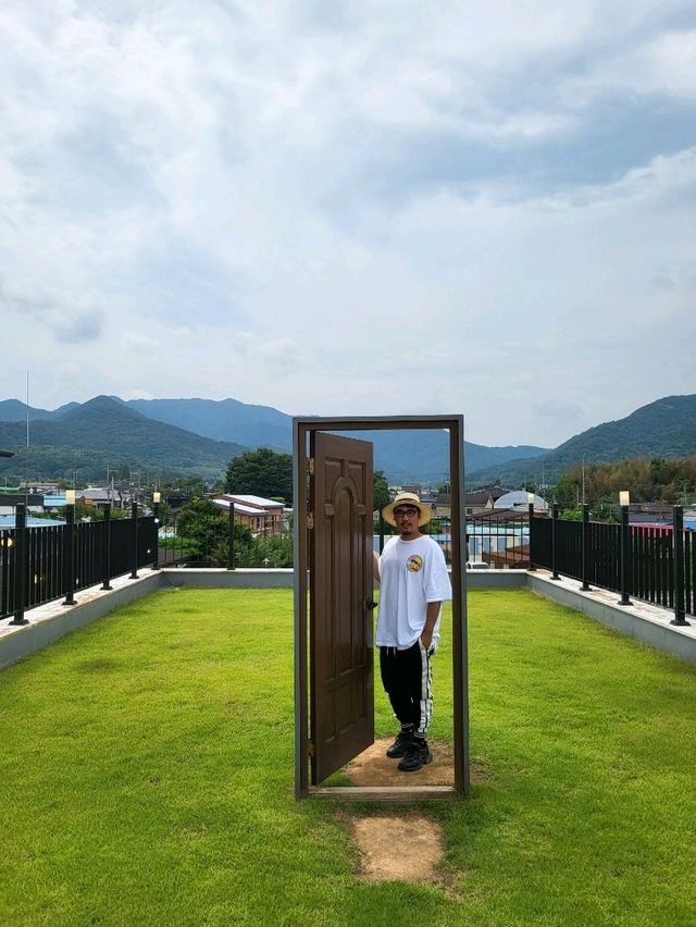 독특한 이집트벽화가 있는 담양카페