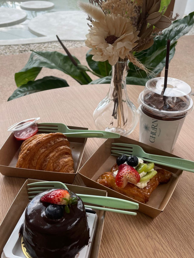 Churn Buttery🥐🍓🥝