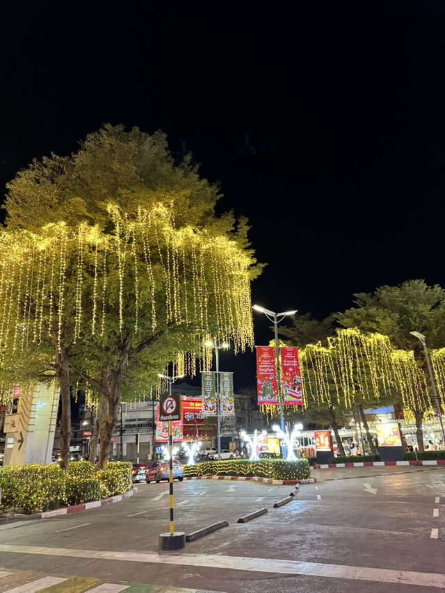 ชมต้นคริสต์มาสสวยๆ ห้างเซ็นทรัลอุดรธานี 