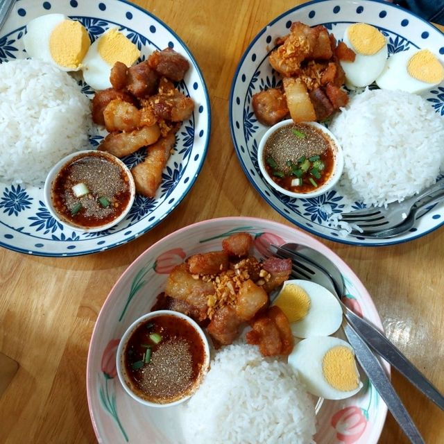 ไก่ย่างเขาสวนกวาง ร้านอาหารรสแซ่บ กำแพงเพชร