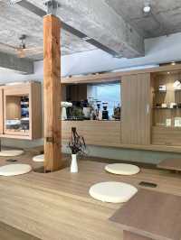 ソウル《弘大》プラタナス並木のカフェ、会ってみたい店長さん