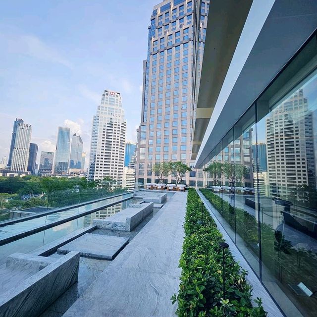 รีวิว  Dusit Thani Bangkok  