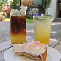 คาเฟ่โรงนาที่แสนร่มรื่นกับอาหารออแกนิคอร่อย ๆ