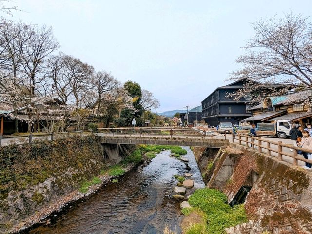 九州由布院人氣景點，仙霧夢幻的金鱗湖