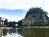 เดินชมธรรมชาติ และเขาหินปูนที่ อุทยานหินเขางู