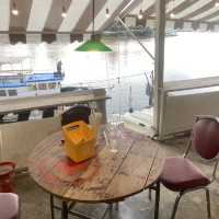 หมี่ ข้าวต้ม ร้านลับริมน้ำตัวเมืองกาญจนบุรี 