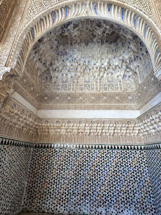 イスラム建築の最高傑作！アルハンブラ宮殿🇪🇸