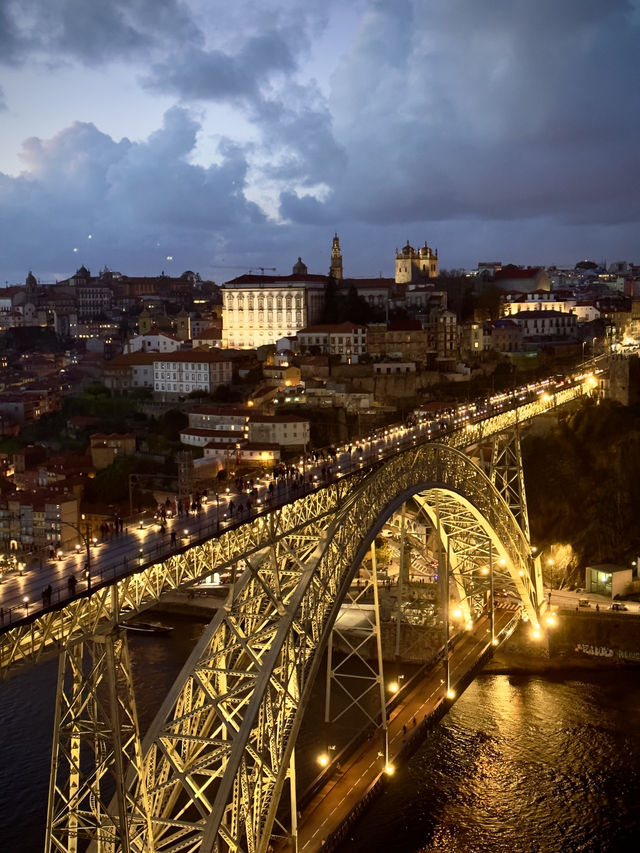  Walk Across History: The Luis I Bridge in Porto, Portugal