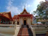 พามากราบสักการะ หลวงพ่อแก่นจันทน์