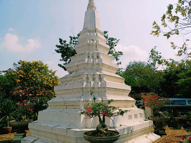泰國曼谷市中心皇家古跡寺廟景點:Ratcha Orasaram Ratchaworawihan (Chom Thong)，適合拍照📸打卡