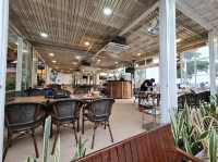 “ซีฟู้ดคลับบางแสน” ร้านสวยริมทะเลบางแสน