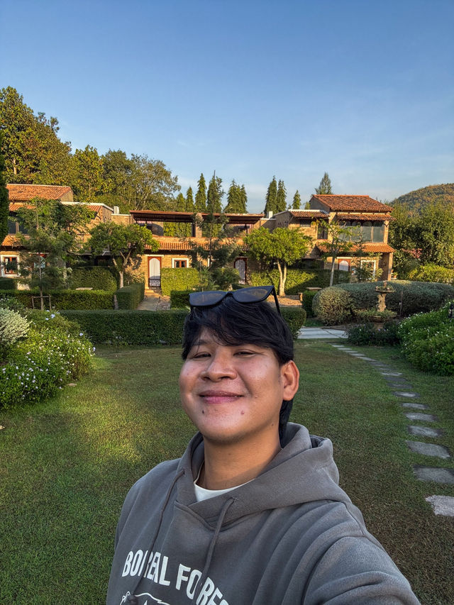 ที่พักสไตล์ทัสคานี วิวกลางหุบเขาสุดชิล #สวนผึ้ง ⛰️