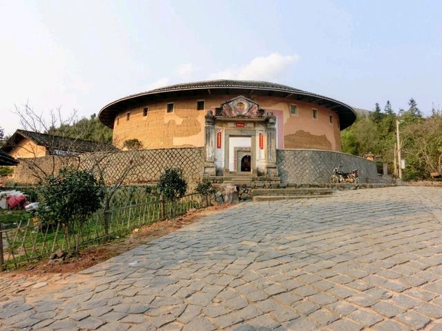 福建土樓-僑福樓，專出博士的客家土樓聚落
