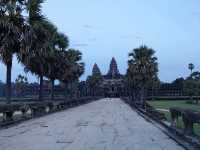 Angkor Wat Sunset: A Golden Farewell & Full Moon Magic