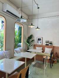 คาเฟ่ลับ ย่าน ราชเทวี !Stockroom Cafe  