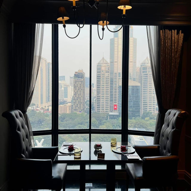 ร้านสเต็กเนื้อสุดพรีเมียม ย่านหลังสวน