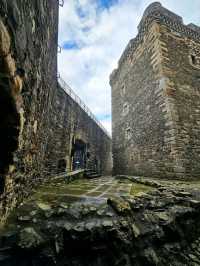 A Day of Elegance and History: Blackness Castle and Linlithgow