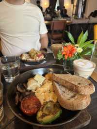 Enjoy your brunch experience at Alkaff Mansion, where beautiful food meets a beautiful setting!