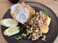 ร้าน กะเพราเด้อ