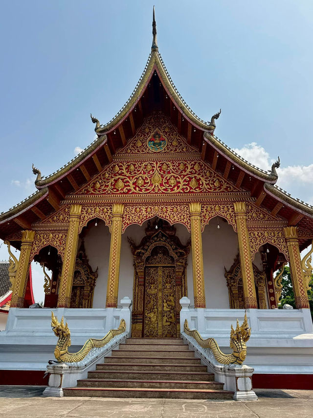 หลวงพระบาง ประเทศลาว🌸✨✨🧡