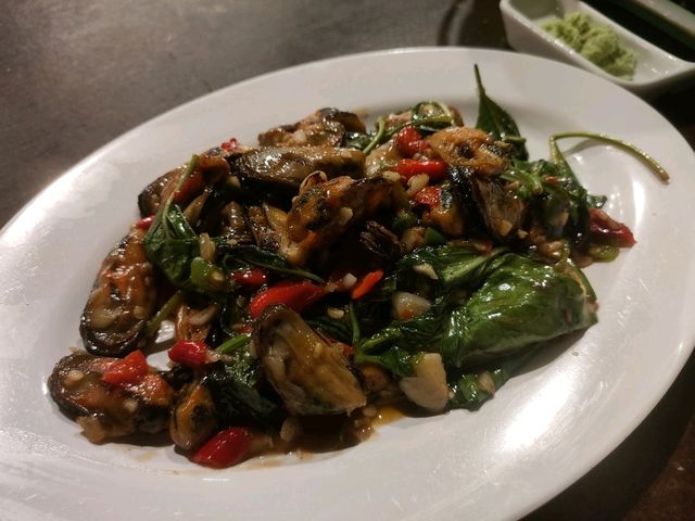 ร้านดังเป็นกระแส อาหารทะเลสด ย่านเลียบด่วน