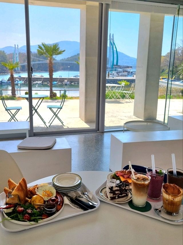 칠천도에서 찾은 보석 같은 카페, 픽쳐레스크💎