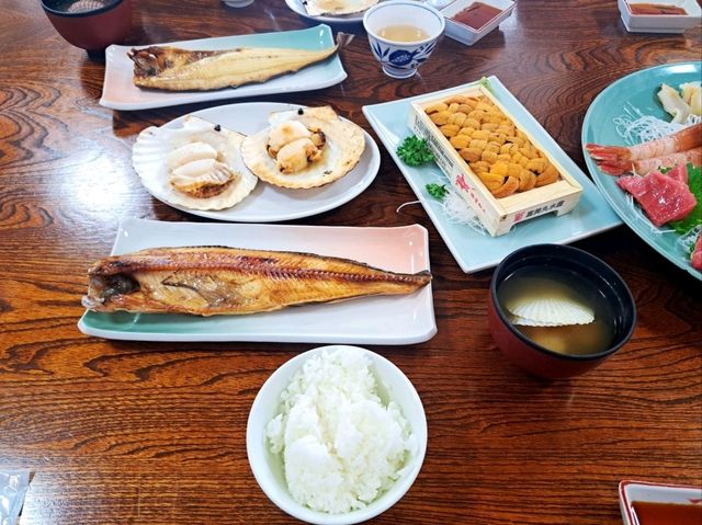 北海道旅遊🥳超高質民宿青塚食堂😍必食新鮮刺身海膽😚燒魚燒帆立貝超好味😍