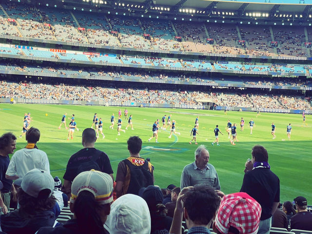 Battle at the ’G: Geelong vs Hawthorn – A Classic Clash!
