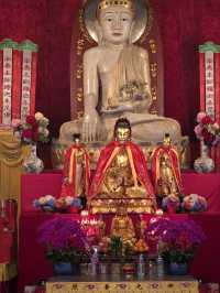 พาชมวัดโบราณเก่าแก่ของเซี่ยงไฮ้ Longhua Temple