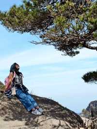 Beautiful place to visit in Spring Huangshan mountain & Ancient Village 