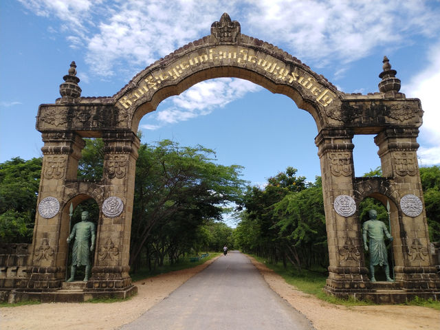 🚗 Taungdwingyi Diaries: Pagodas, Pick-Up Trucks & the Best Tea Shop in Town!  