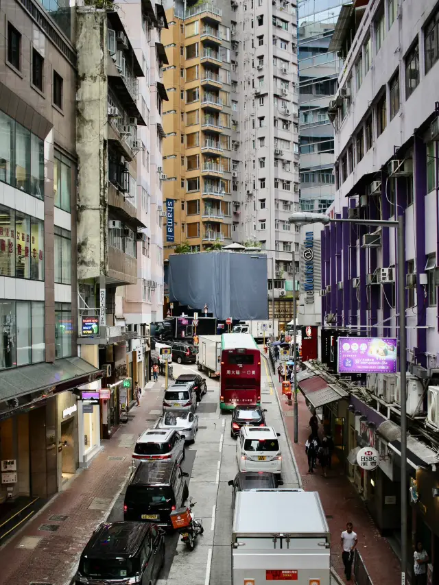 Where the stars whisper <Hong Kong>