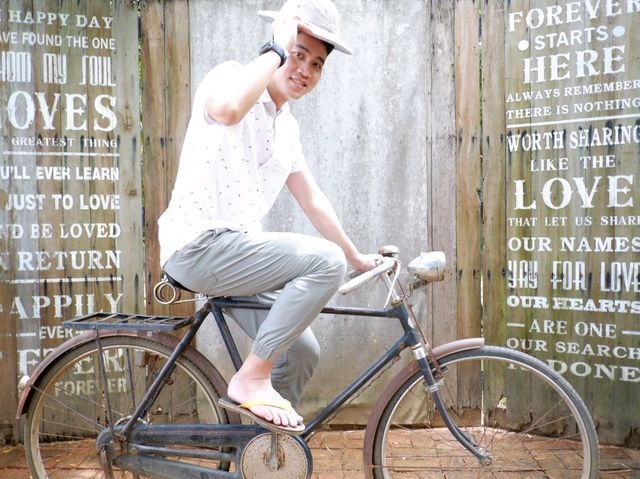 Him Wang เป็นคาเฟ่บรรยากาศดีริมแม่น้ำวัง