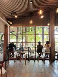 คาเฟ่อเมซอน สาขาริมแม่น้ำปราจีนบุรี สวยมากๆ