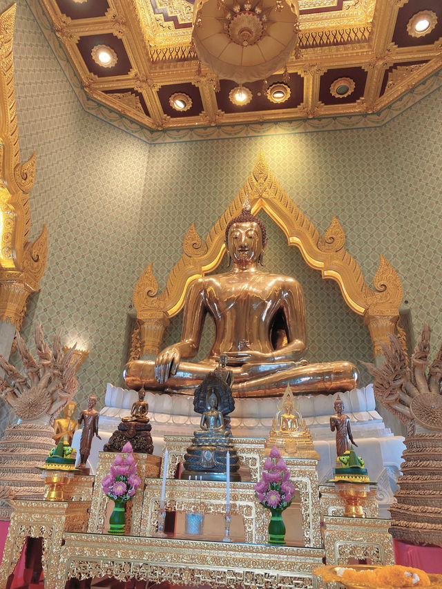 รีวิว : วัดไตรมิตร ย่านเยาวราช สักการะหลวงพ่อคำ 