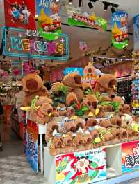 CUTENESS OVERLOAD IN LENLE STORE, KUNMING