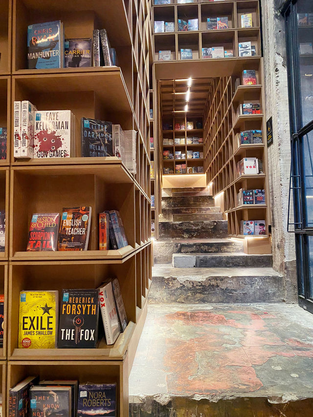 Sweet Finds & Bookish Vibes!