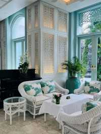🌸 Whisper of Elegance: A Blissful Escape at The Authors’ Lounge Bangkok ☕📚