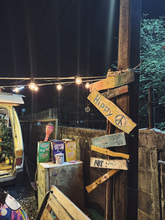 สำเร็จศิลป์ ร้านลับๆ บรรยากาศติ๊สๆ ของเด็กแปดริ้ว