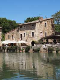 イタリア　トスカーナの小さな街　Bagno Vignoni