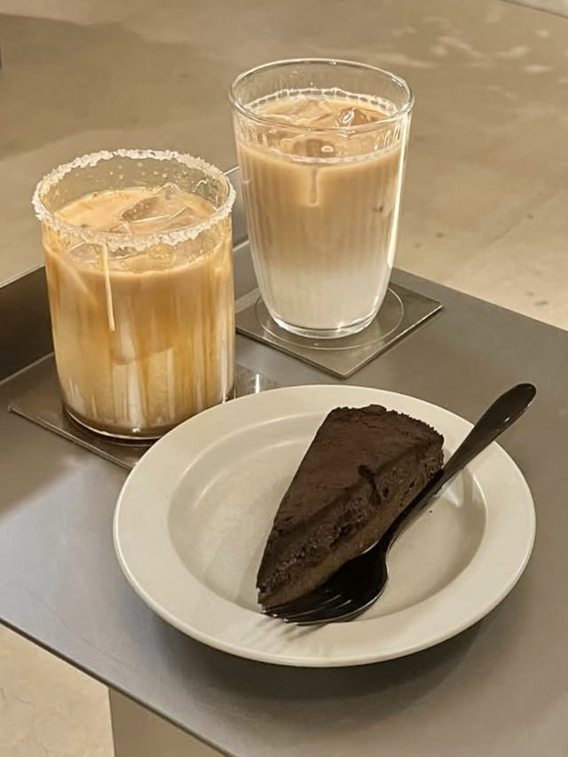 사카에의 젊은 MZ세대 분위기를 느껴보실 수 있는 🏝️나고야 K감성 카페투어🖤